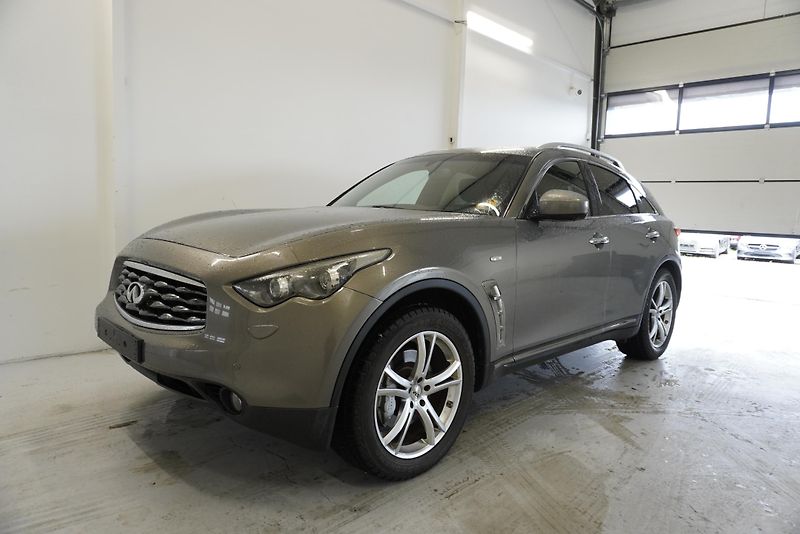 Infiniti FX50 5.0 V8 287 kW AWD AUTOMAT - fotka 1 z 24