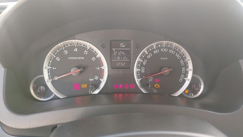 Suzuki Swift (2013) 1.2 16v 4x4  - fotka 8 z 35