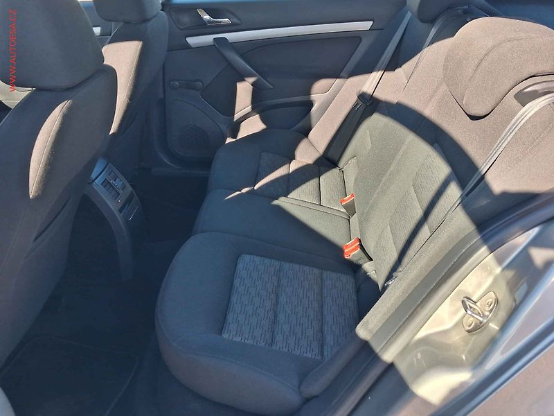 Škoda Octavia (2012) 1.4 TSi, 1.maj,ČR - fotka 10 z 17
