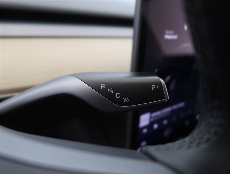 Tesla Model Y (2023) RWD LFP 60kWh, SoH 98% - fotka 12 z 33
