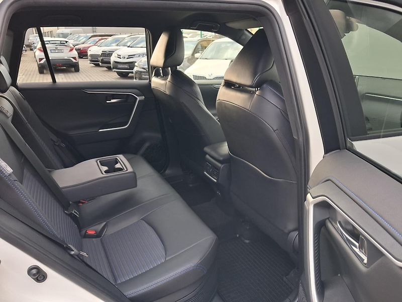 Toyota RAV4 2.5 HSD e-CVT AWD Selection - fotka 20 z 23