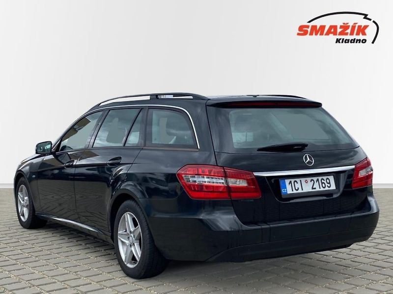 Mercedes-Benz Třídy E (2012) 220 CDI (125kW) NM Aut. - fotka 4 z 28