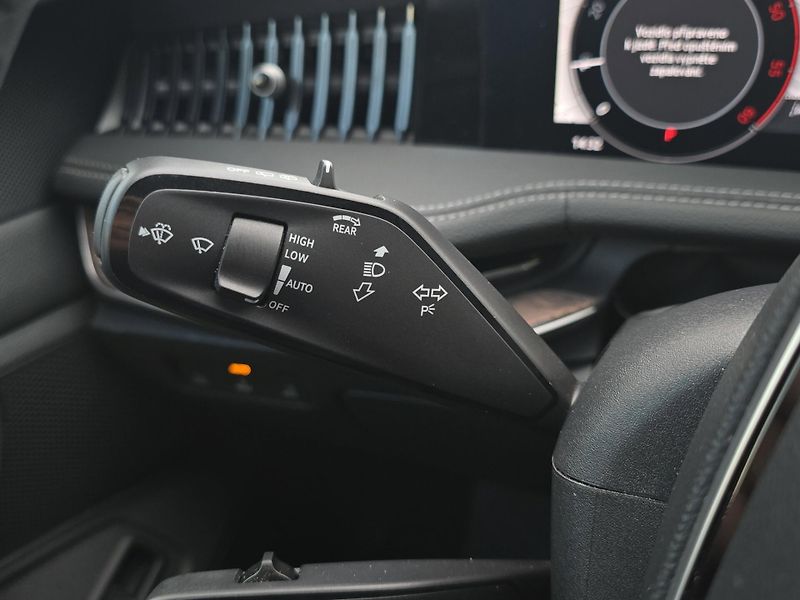 Škoda Superb (2024) L&K 2.0 TDi DSG 110kw, tov. zá - fotka 17 z 30
