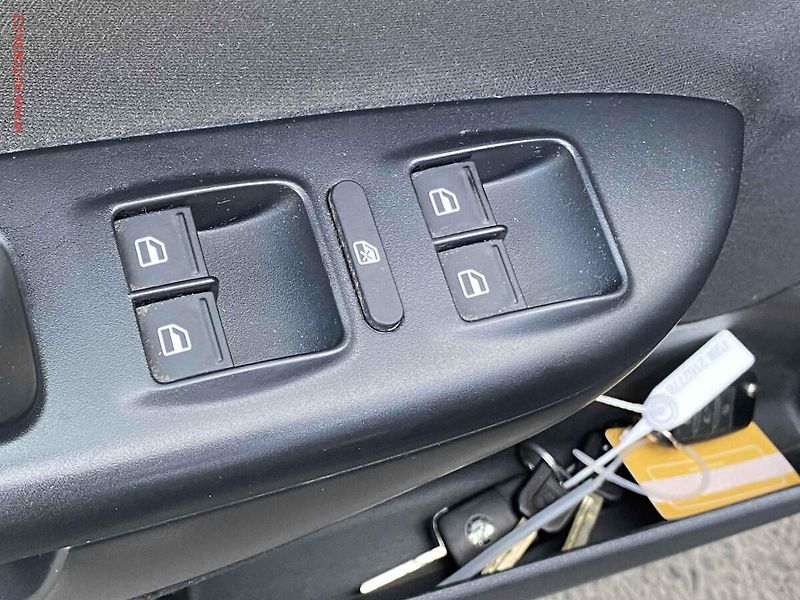 Škoda Octavia (2008) 2.0TDi, ČR, ČR, výhř.sed. - fotka 11 z 17