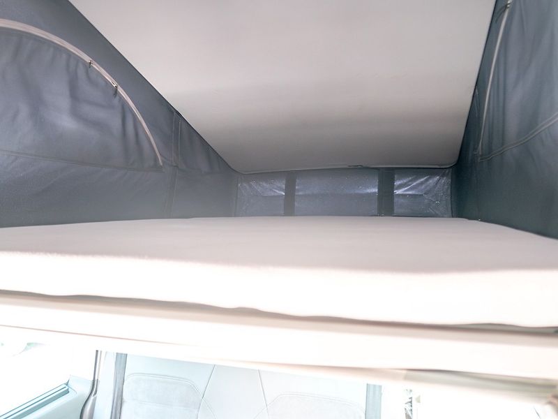 Volkswagen California (2020) 2.0TDI 4x4 DSG CALIFORNI COAST - fotka 14 z 70