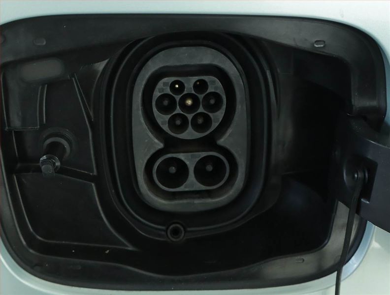 Škoda Enyaq (2022) 60 (62 kWh), SoH 92% - fotka 18 z 19