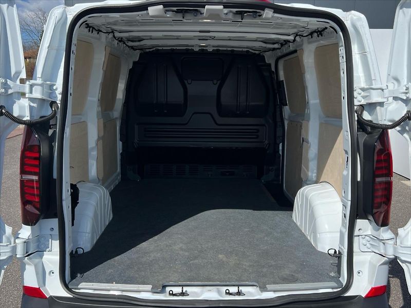 Volkswagen Transporter 2,0 TDi 110 kW 3 místný  T7 - fotka 14 z 24