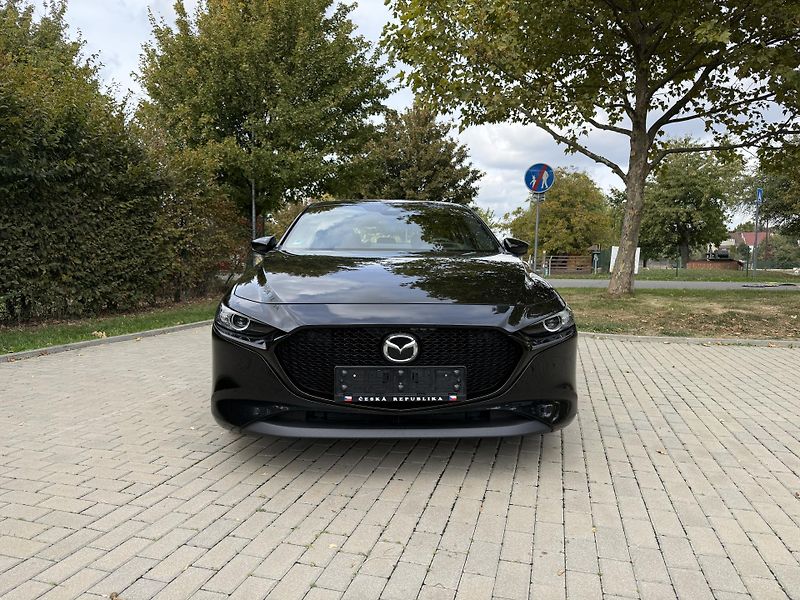 Mazda 3 2.0 Skyactiv-X Mild-Hybrid - fotka 17 z 35