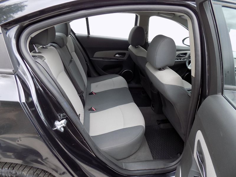 Chevrolet Cruze (2011) 1.8i/16V/Klimatizace/ČR/ - fotka 17 z 31