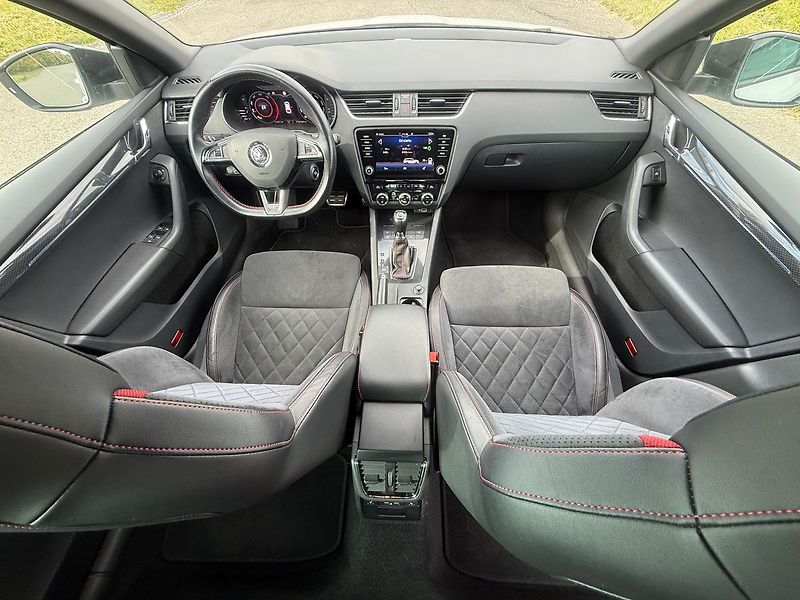 Škoda Octavia 2,0 TDI RS 135 kW 4X4 DSG ODPO - fotka 11 z 21
