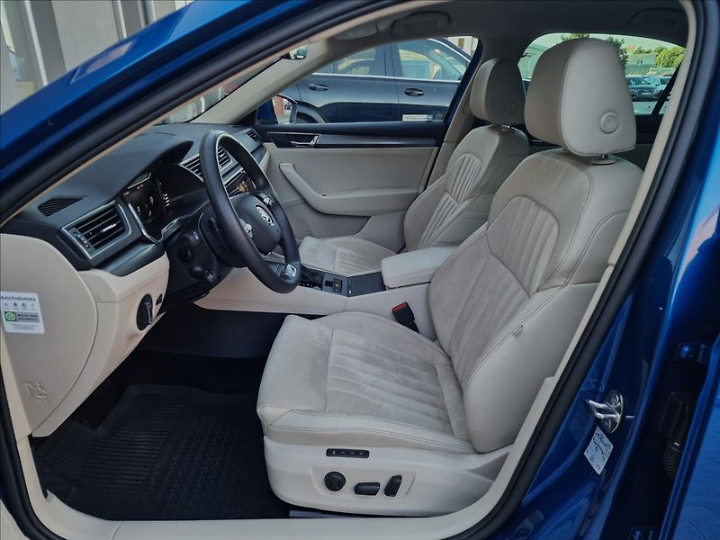 Škoda Superb 2.0TDI DSG Style,ČR,1.Majitel - fotka 18 z 50
