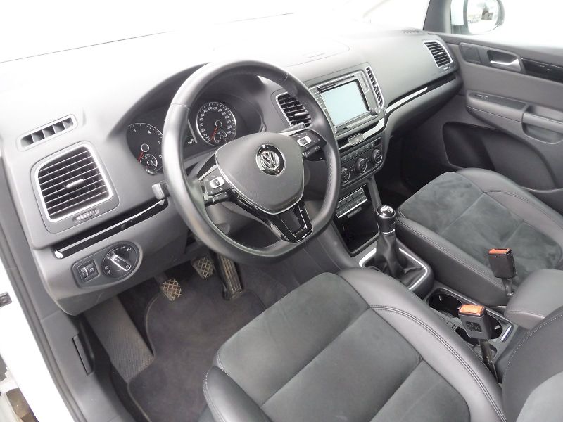 Volkswagen Sharan (2015) Highline 2,0 TDI 110kW 4MOTION - fotka 6 z 26