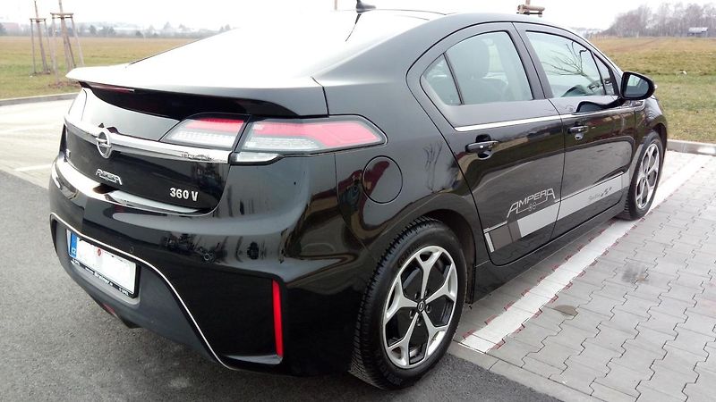 ZKUŠENOSTI UŽIVATELE: Opel Ampera 