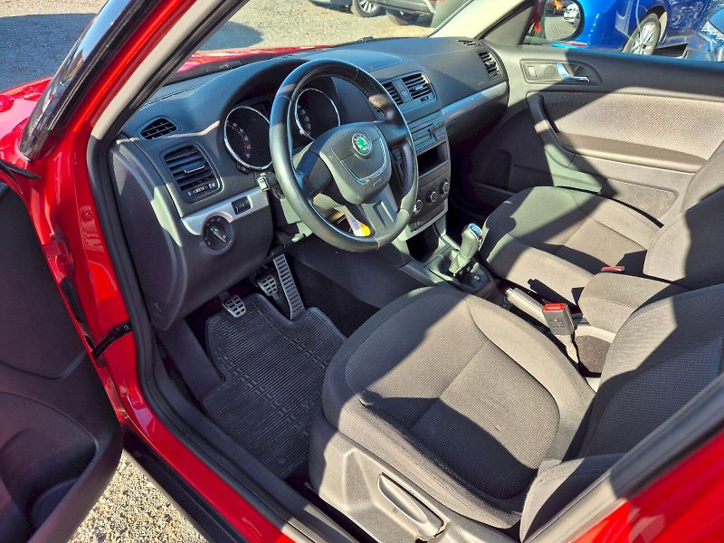 Škoda Yeti (2010) Ambition 2.0TDi 81kW 6°manuáln - fotka 11 z 24