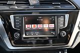 Volkswagen Touran 1.2TSI 81KW Comfort 7mist 3/17 - náhled 23