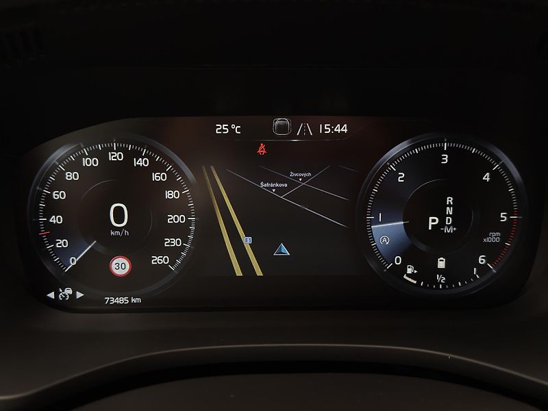 Volvo XC60 B4 AWD INSCRIPTION  - fotka 16 z 49