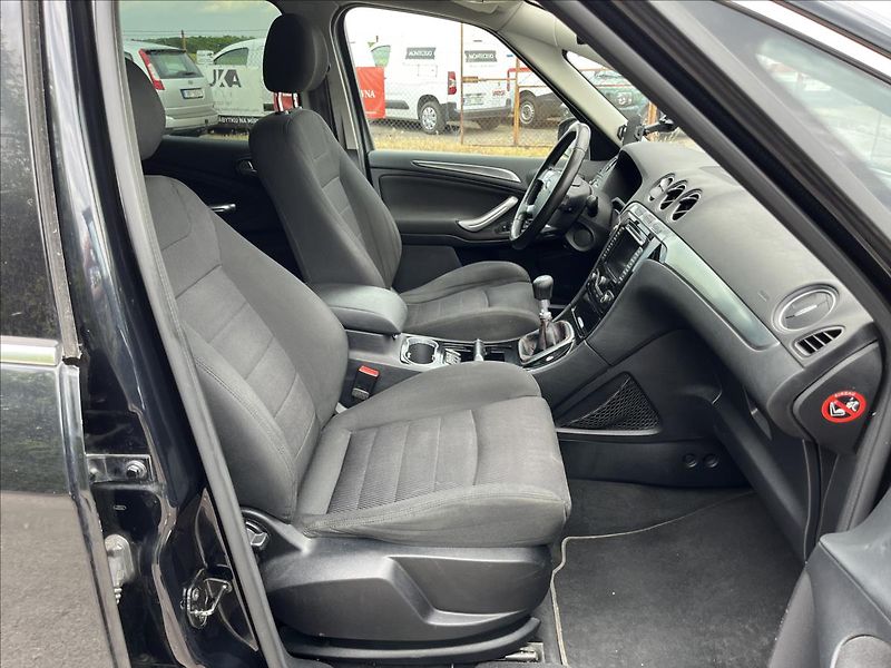 Ford S-MAX 2,0 TDCi 7.MÍST KLIMA 2x KOLA - fotka 11 z 41