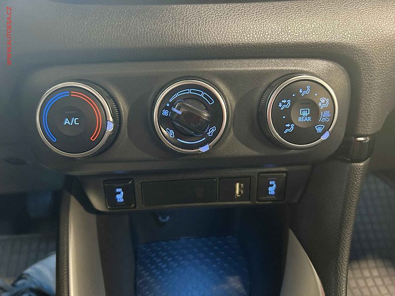 Toyota Yaris (2023) 1.5VVT-i, ČR, LED, AC - fotka 15 z 16