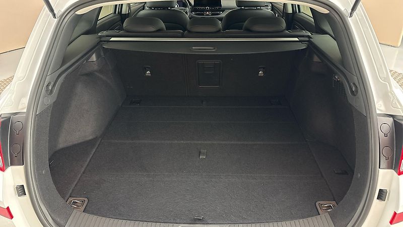 Hyundai i30 1.6 CRDI Style Kombi - fotka 17 z 28
