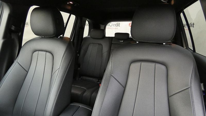 Mercedes-Benz GLB 200d 4MATIC - fotka 7 z 24