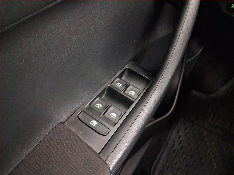 Škoda Fabia (2021) Style 1.0 TSI, Kůže, Tempomat - fotka 17 z 18