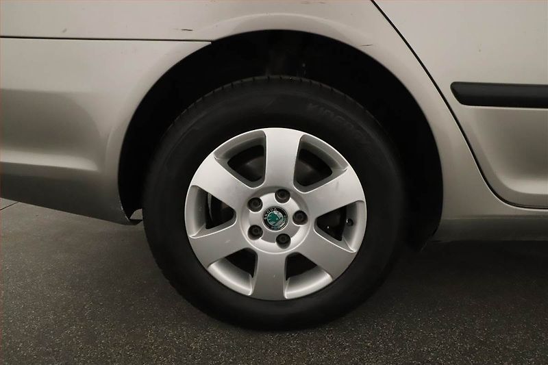 Škoda Octavia (2012) 2.0 TDI, Tempomat - fotka 13 z 13
