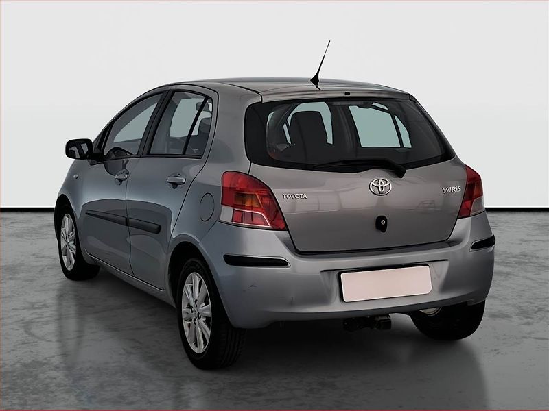 Toyota Yaris (2009) 1.33 Dual VVT-i, Serv.kniha - fotka 4 z 16