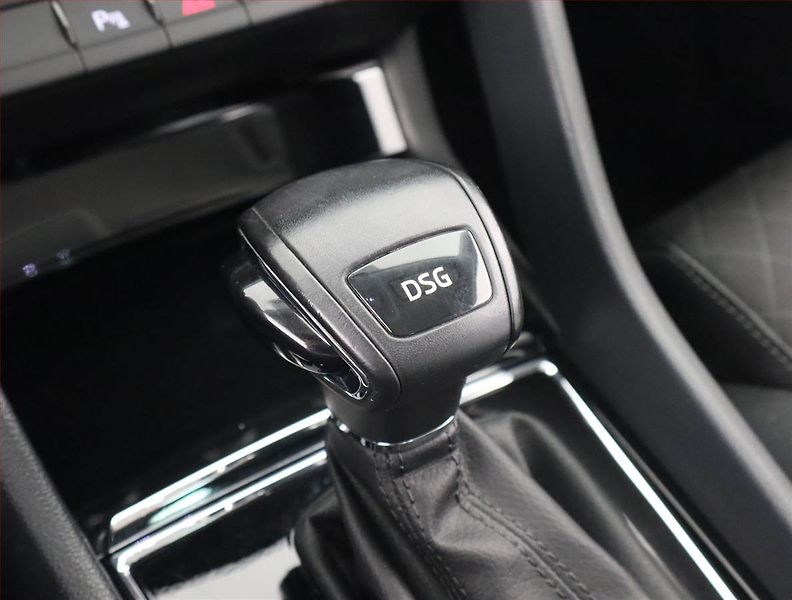 Škoda Karoq (2019) Style Plus 1.5 TSI - fotka 13 z 24