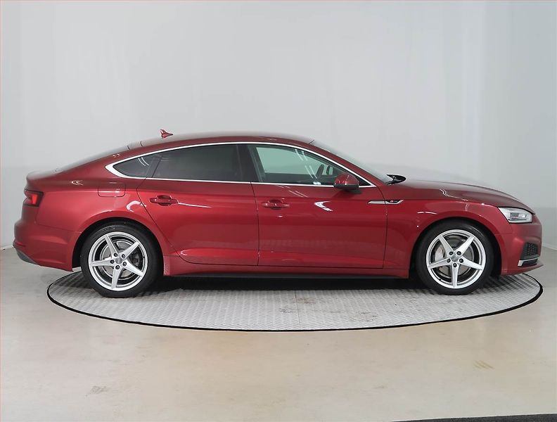 Audi A5 (2018) S-Line 2.0 TDI - fotka 6 z 18