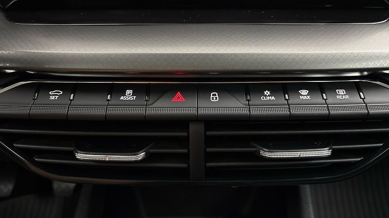 Škoda Octavia 1.0 TSI Ambition Combi - fotka 13 z 24