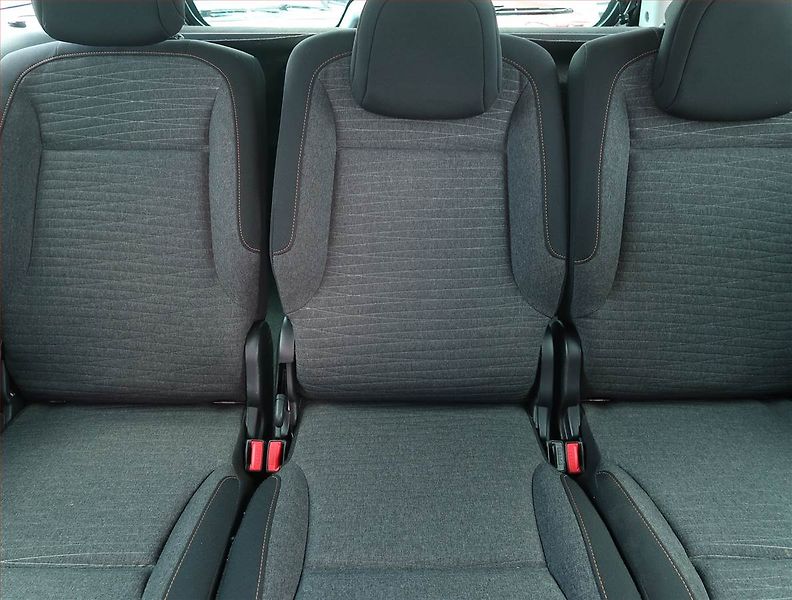 Citroën Berlingo (2016) Shine 1.6 BlueHDi, 5Míst, ČR - fotka 10 z 16