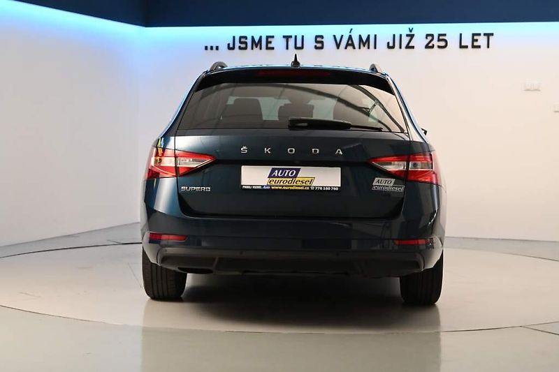 Škoda Superb (2022) 2.0 LED DSG ACC Virtual Kamera - fotka 6 z 34