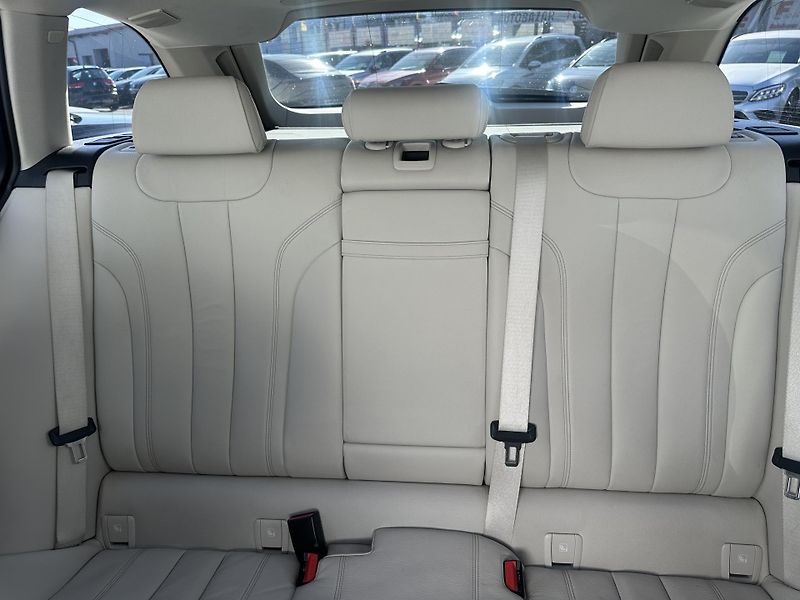 BMW Řada 5 (2017) 530d xDRIVE LUXURY - fotka 16 z 32