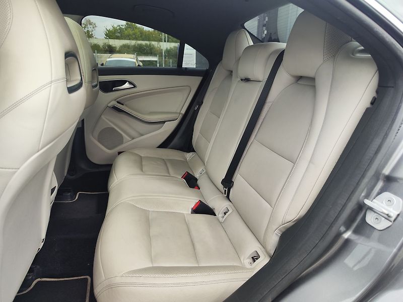 Mercedes-Benz CLA CLA200/130kW AMG LINE AT - fotka 10 z 26