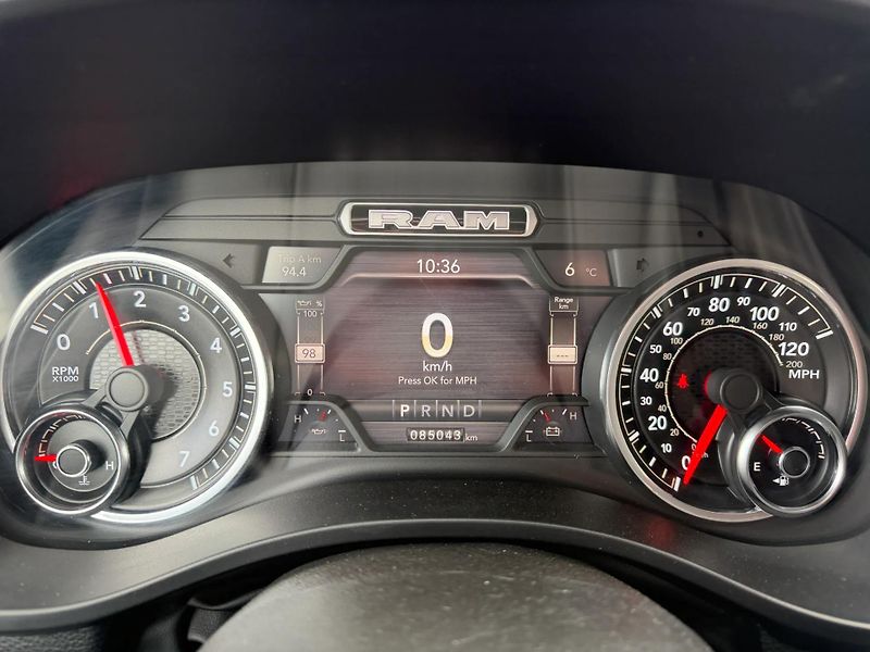 Dodge RAM (2022) +LEMON+HEMI+CREW CAB+ - fotka 17 z 23