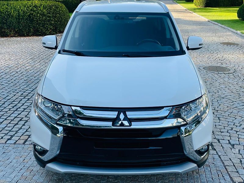 Mitsubishi Outlander 2.0i 1.MAJITEL SERVISKA TAŽNÉ - fotka 5 z 46