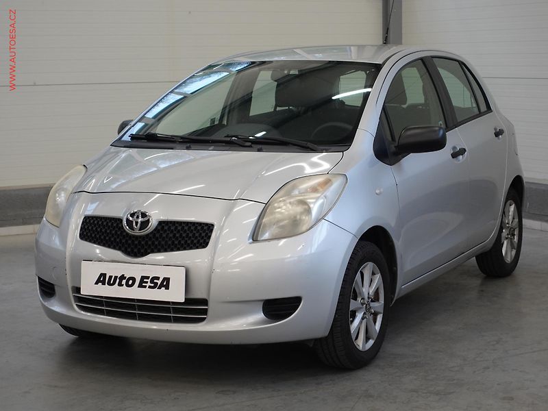 Toyota Yaris (2007) 1.1VVT-i, ČR, AC - fotka 3 z 17