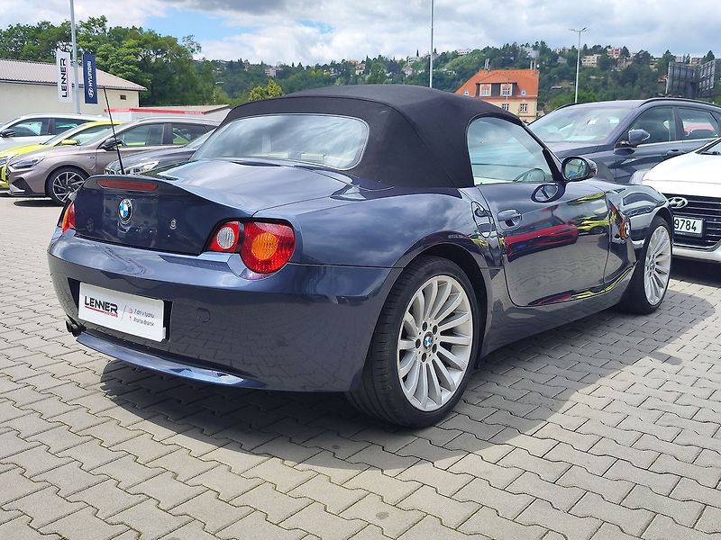 BMW Z4 2.2i/125kW Cabrio - fotka 9 z 32