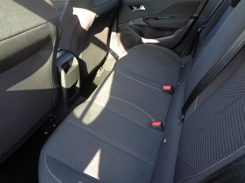 Peugeot 308 (2023) 1.2 KOUPENO ČR,1.MAJITEL - fotka 7 z 16