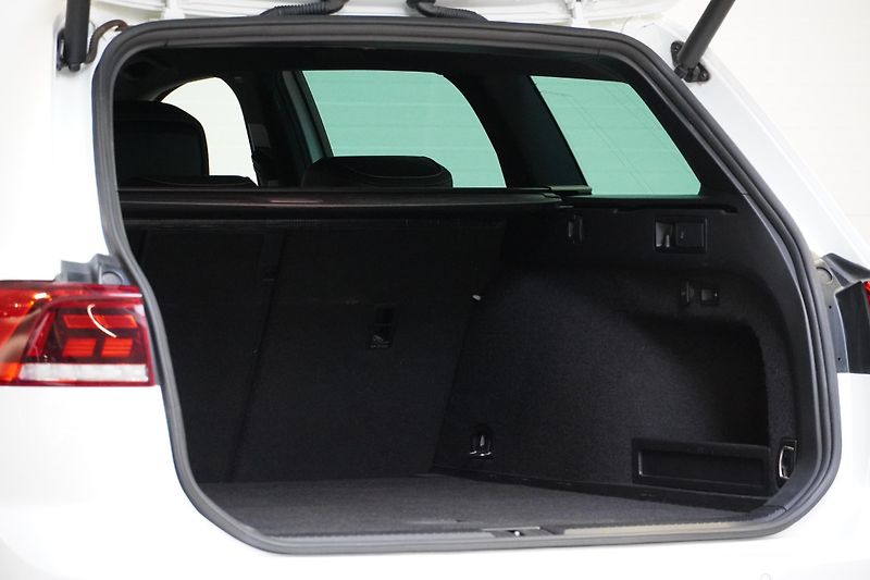 Volkswagen Passat 2.0TDI 147kW,4mot,R-LINE,tažné - fotka 9 z 31
