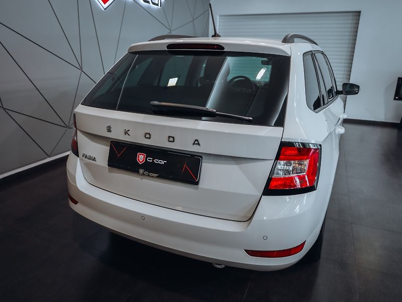 Škoda Fabia 1.0 TSI 70 kW Ambition Tour - fotka 6 z 28