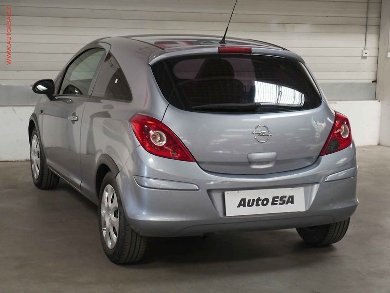 Opel Corsa (2009) 1.0i, AC - fotka 4 z 15