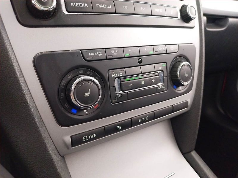 Škoda Octavia (2012) Elegance 1.6 TDI, po STK - fotka 13 z 17