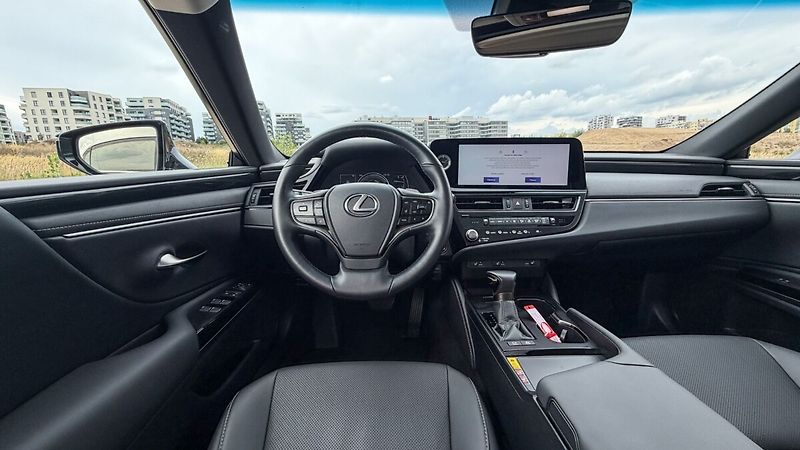 Lexus ES 300h 300H HEV BUSINESS EDITION - fotka 19 z 24