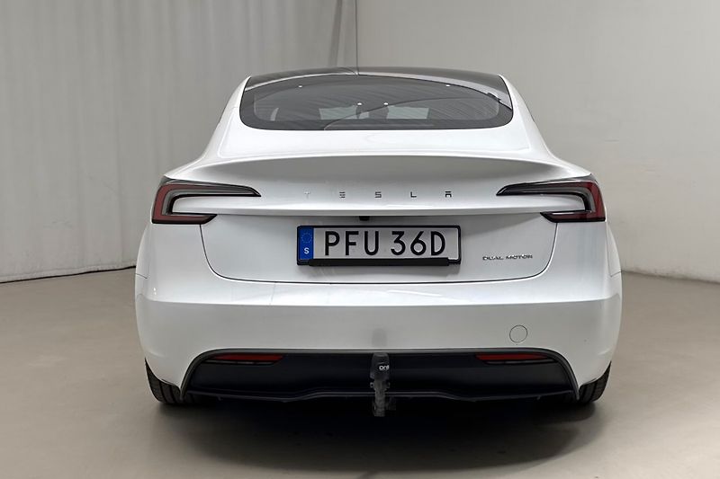 Tesla Model 3 Long Range AWD Highland Tažné - fotka 5 z 20