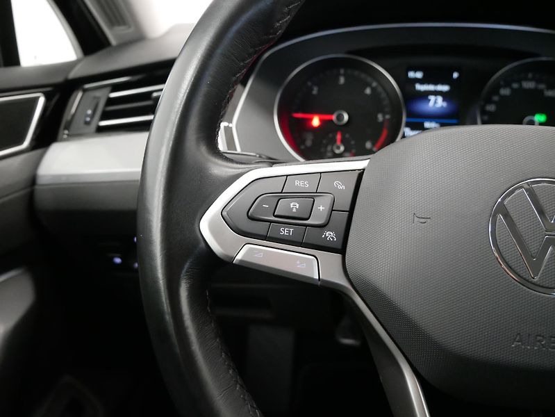 Volkswagen Passat - fotka 14 z 21