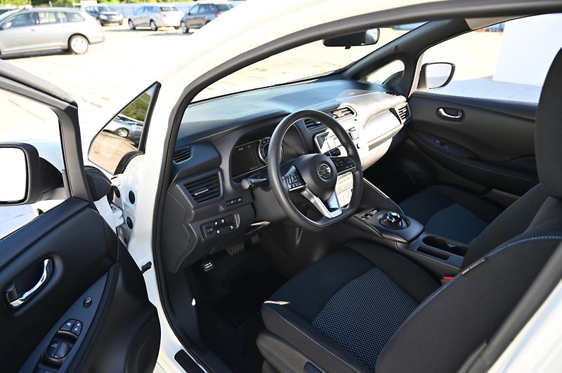 Nissan Leaf Basis 40kWH 110KW SoH 91,9 - fotka 22 z 35