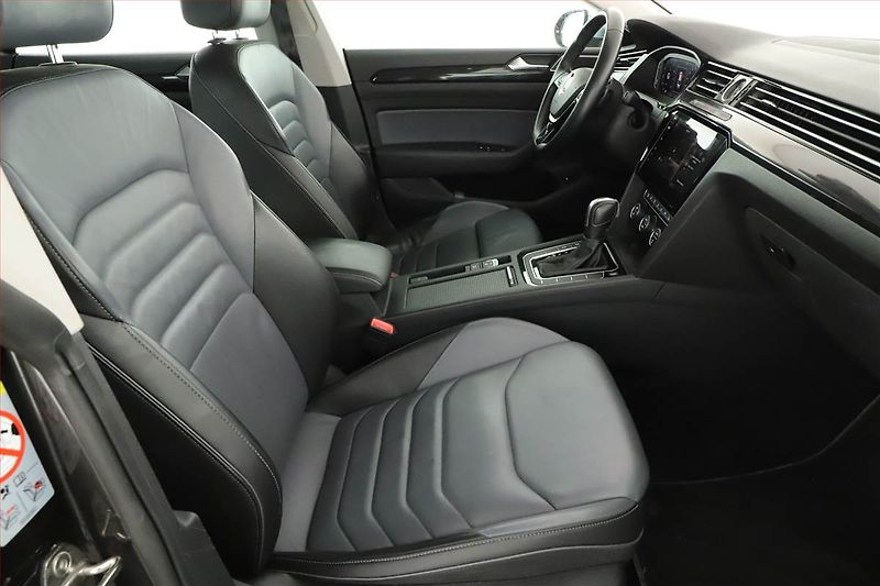 Volkswagen Arteon (2019) Elegance 2.0 TSI - fotka 7 z 21