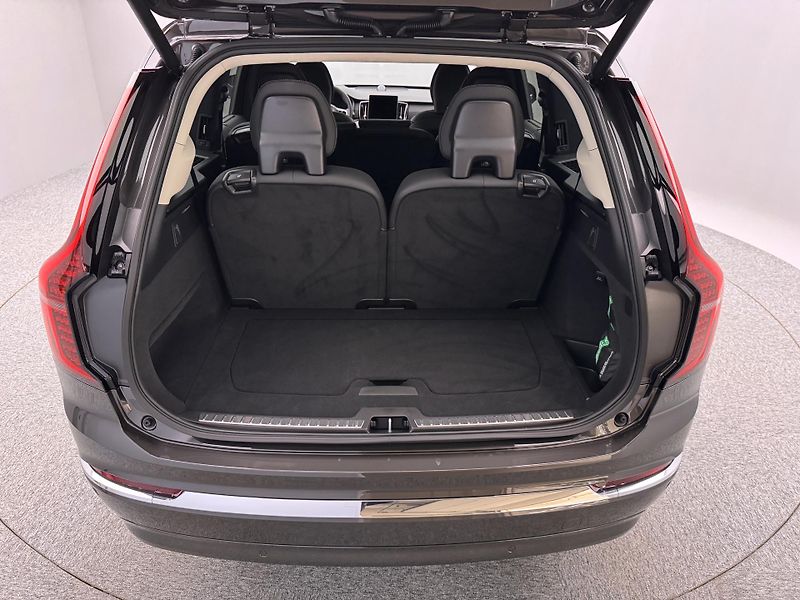 Volvo XC90 (2026) B5 AWD AUT BRIGHT ULTRA 7-míst - fotka 18 z 28