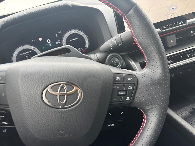 Toyota C-HR 2,0 HEV e-CVT GR Sport - fotka 17 z 30